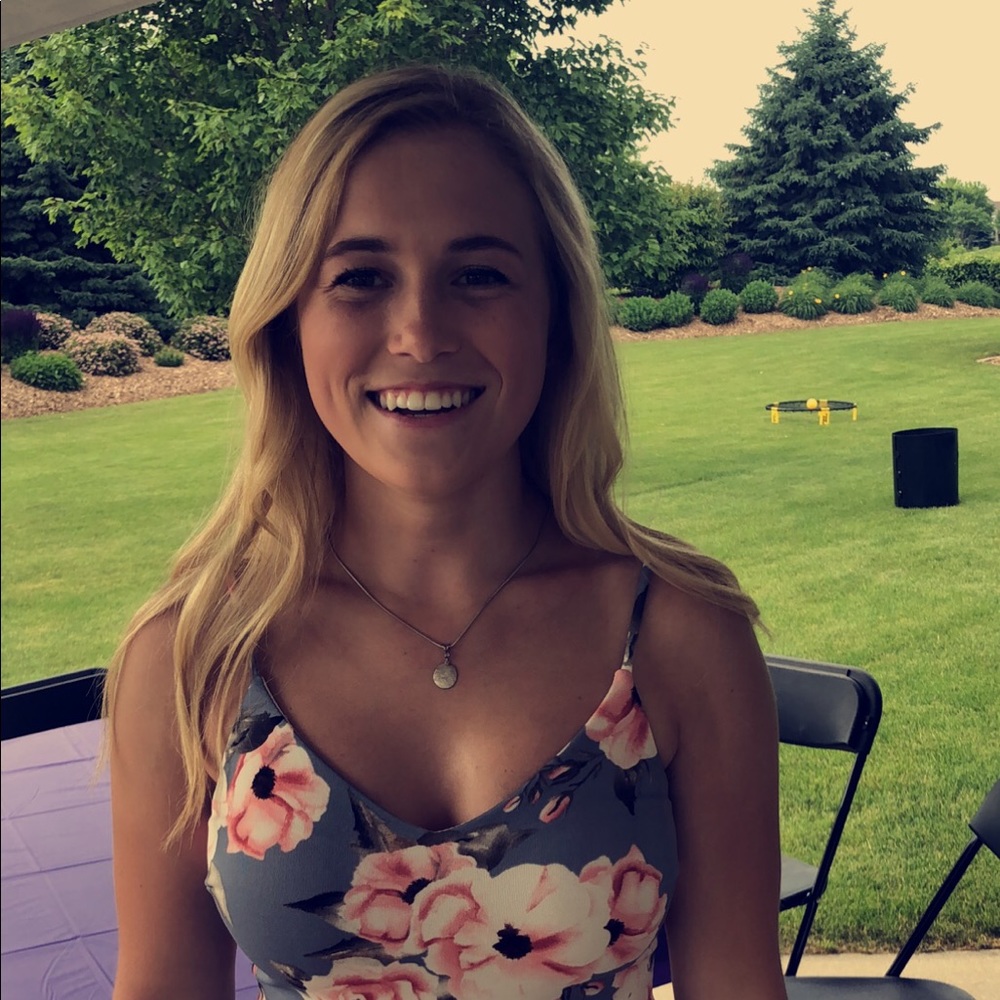 Meet your Posher, Brooke